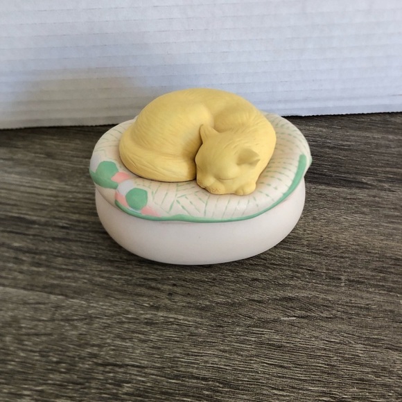 Vtg Hallmark Sleeping Cat Trinket Box - Picture 3 of 15
